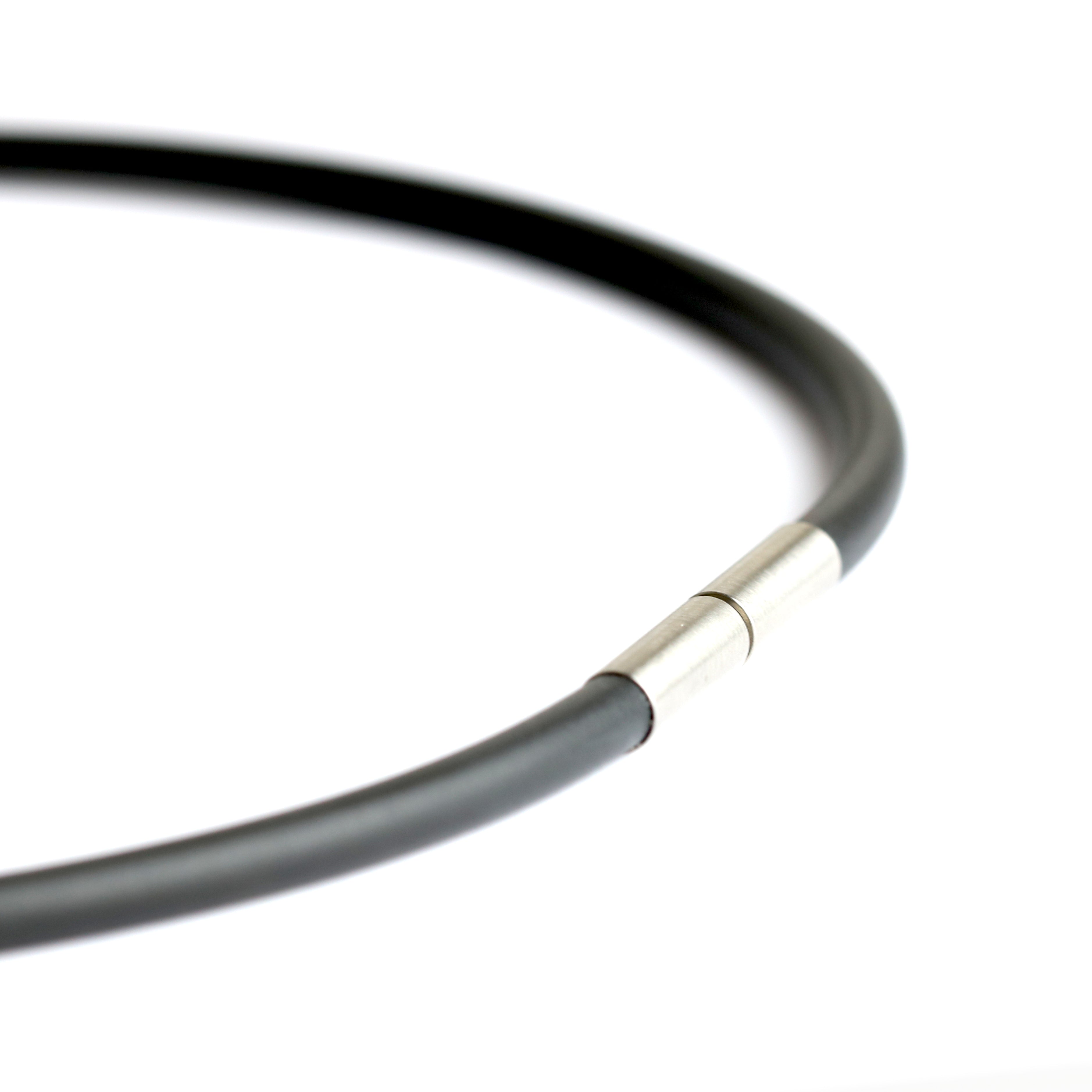 ERNSTES DESIGN - Kautschuk Reif mit Edelstahl Schließe in 2 Längen - Juwelier Donkel