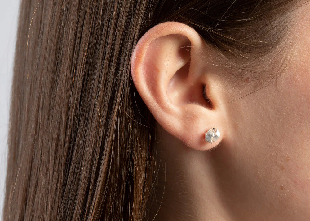 BASTIAN INVERUN - Ohrstecker Little Knot - Juwelier Donkel