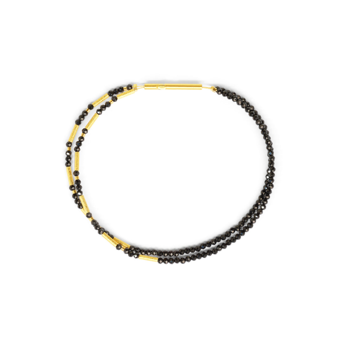 BERND WOLF - Armkette Clini in Silber vergoldet mit schwarzem Spinell - Juwelier Donkel