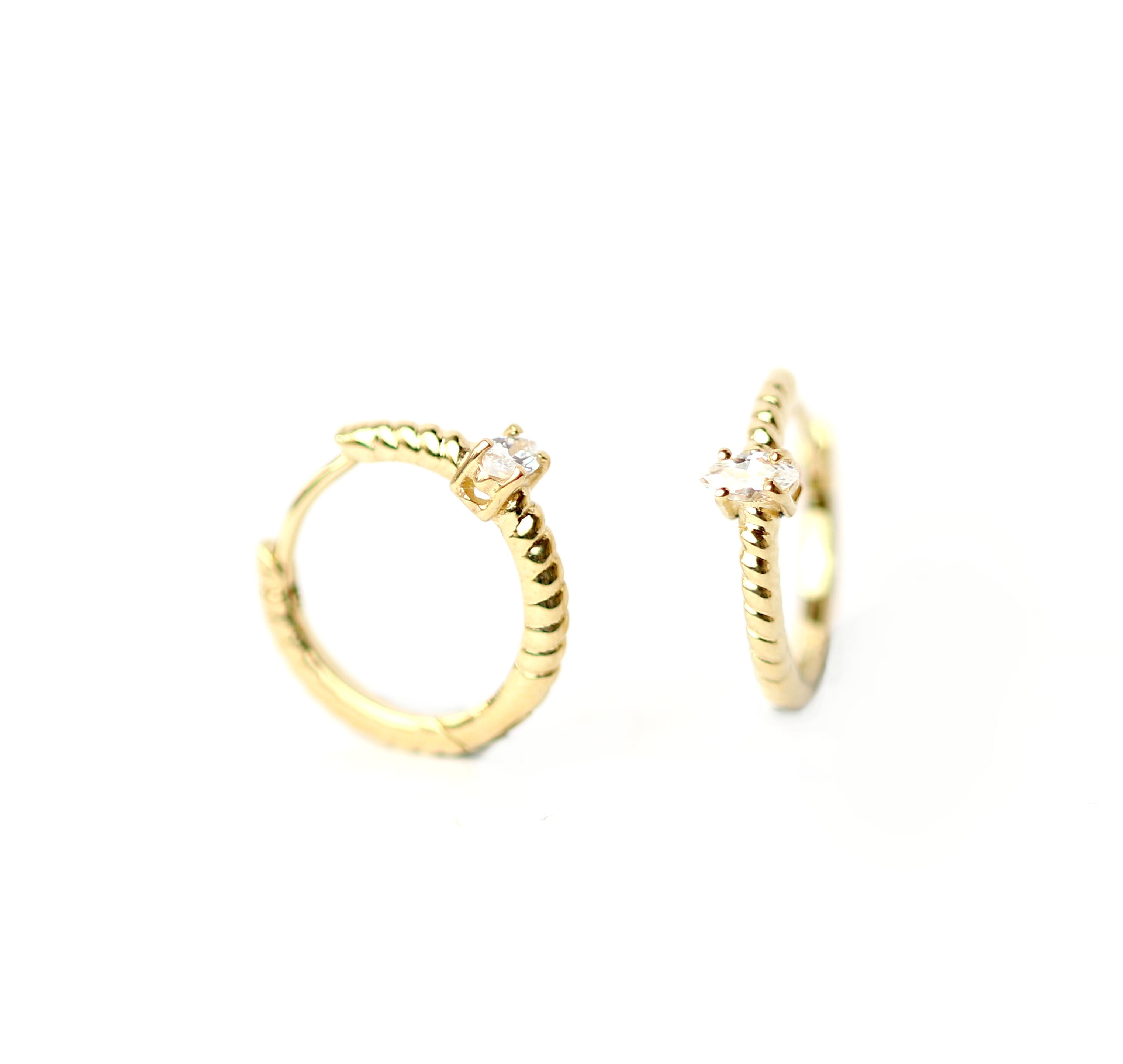 WILHELM MÜLLER - Creolen in Gold gekordelt mit Zirkonia - Juwelier Donkel