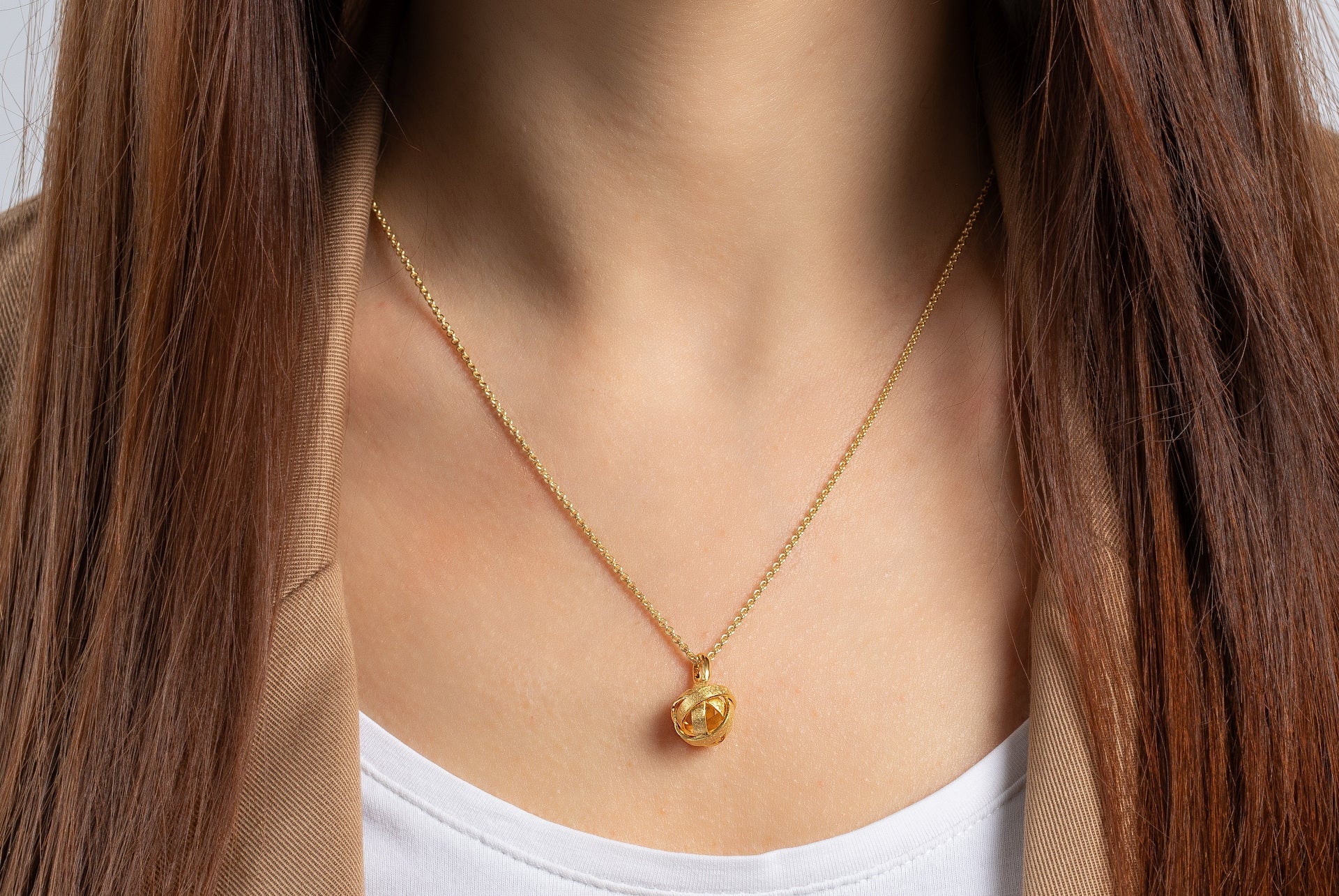 BASTIAN INVERUN - Anhänger Golden Knot - Juwelier Donkel