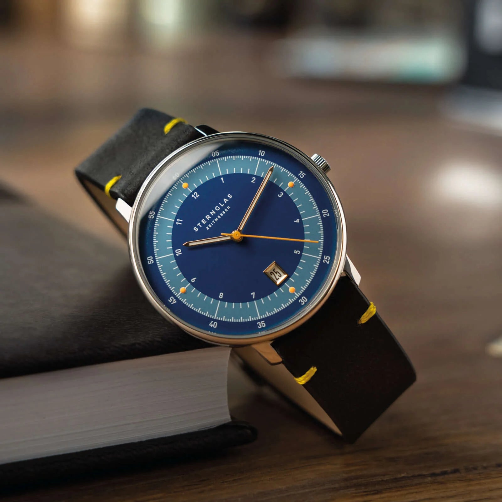 STERNGLAS - Hamburg Edition 1911 42mm Quarz Vintage Nero Gelb
