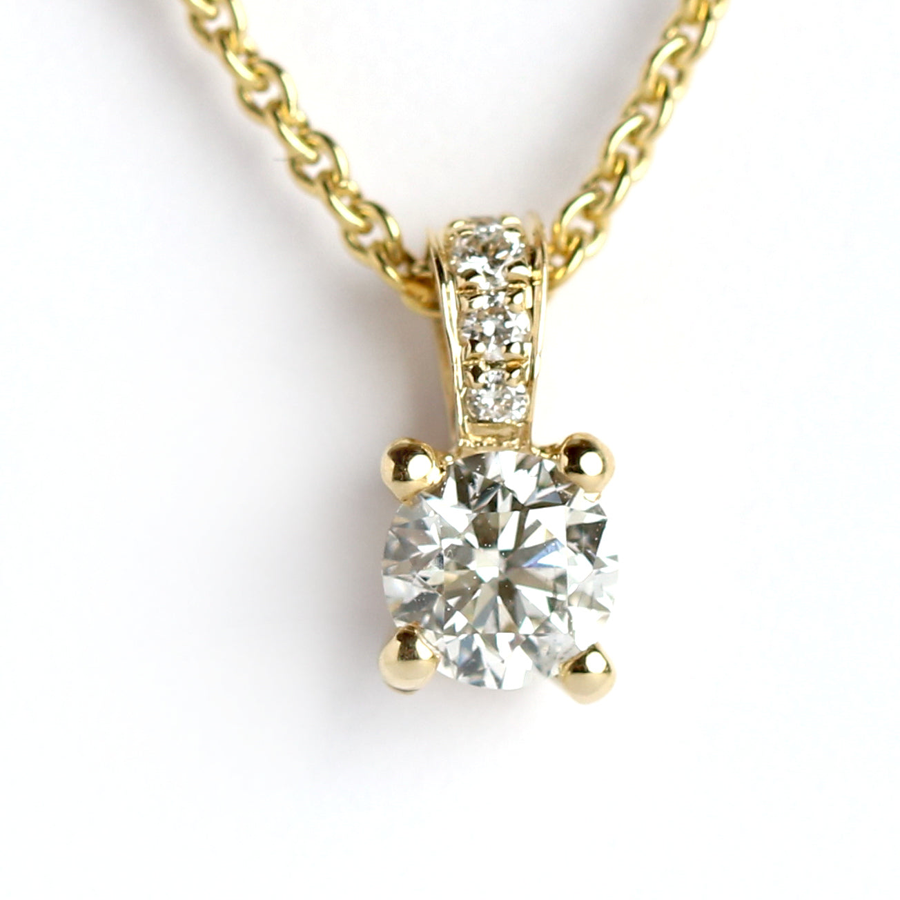WILHELM MÜLLER - Anhänger in Gold mit Brillanten - Juwelier Donkel