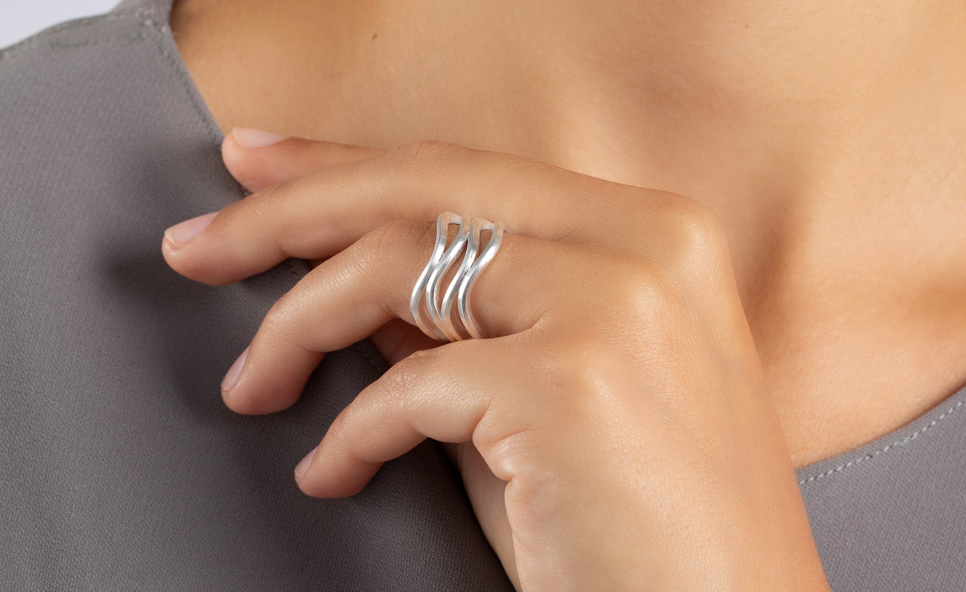 BASTIAN INVERUN - Ring Wild Waves