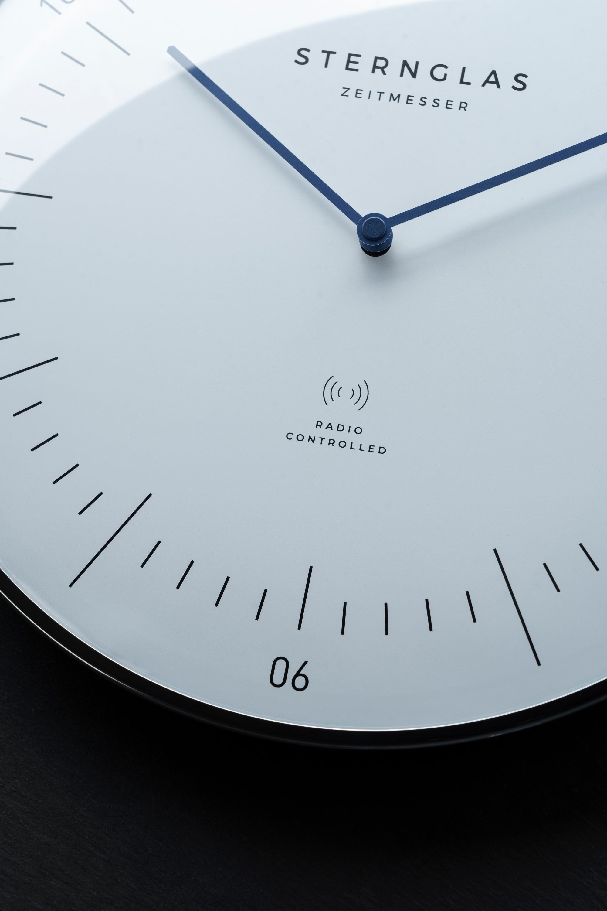 STERNGLAS - Wanduhr Naos Weiß - Juwelier Donkel