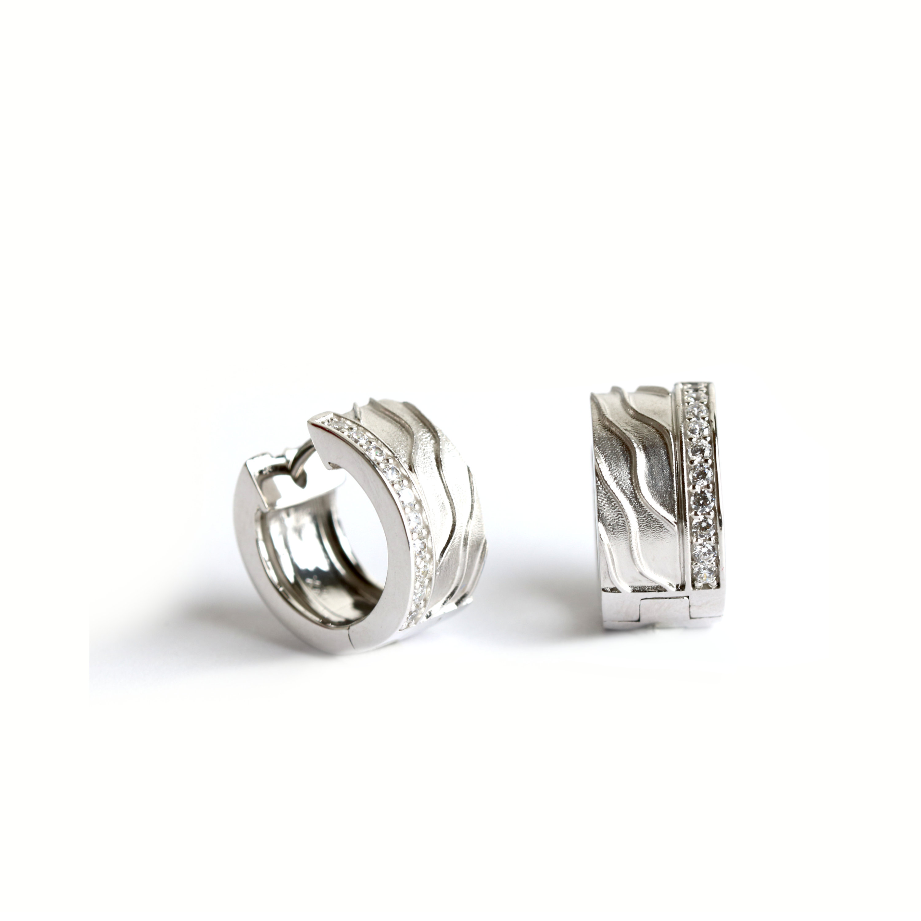 WILHELM MÜLLER - Creolen in Silber mattiert mit Zirkonia - Juwelier Donkel