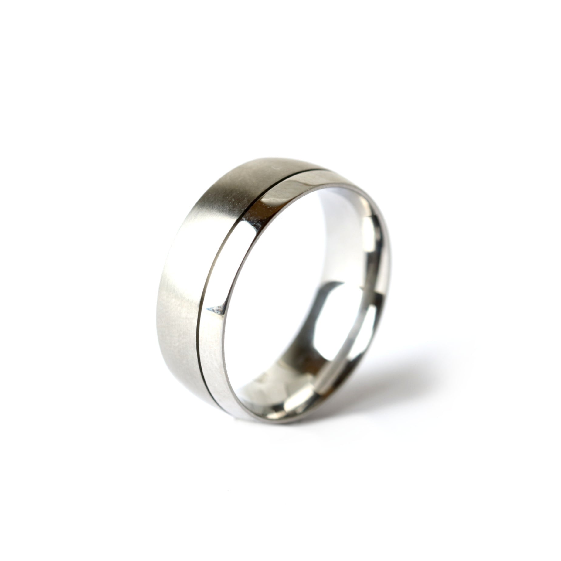 ERNSTES DESIGN - Ring aus Edelstahl poliert und teilweise mattiert bombiert - Juwelier Donkel