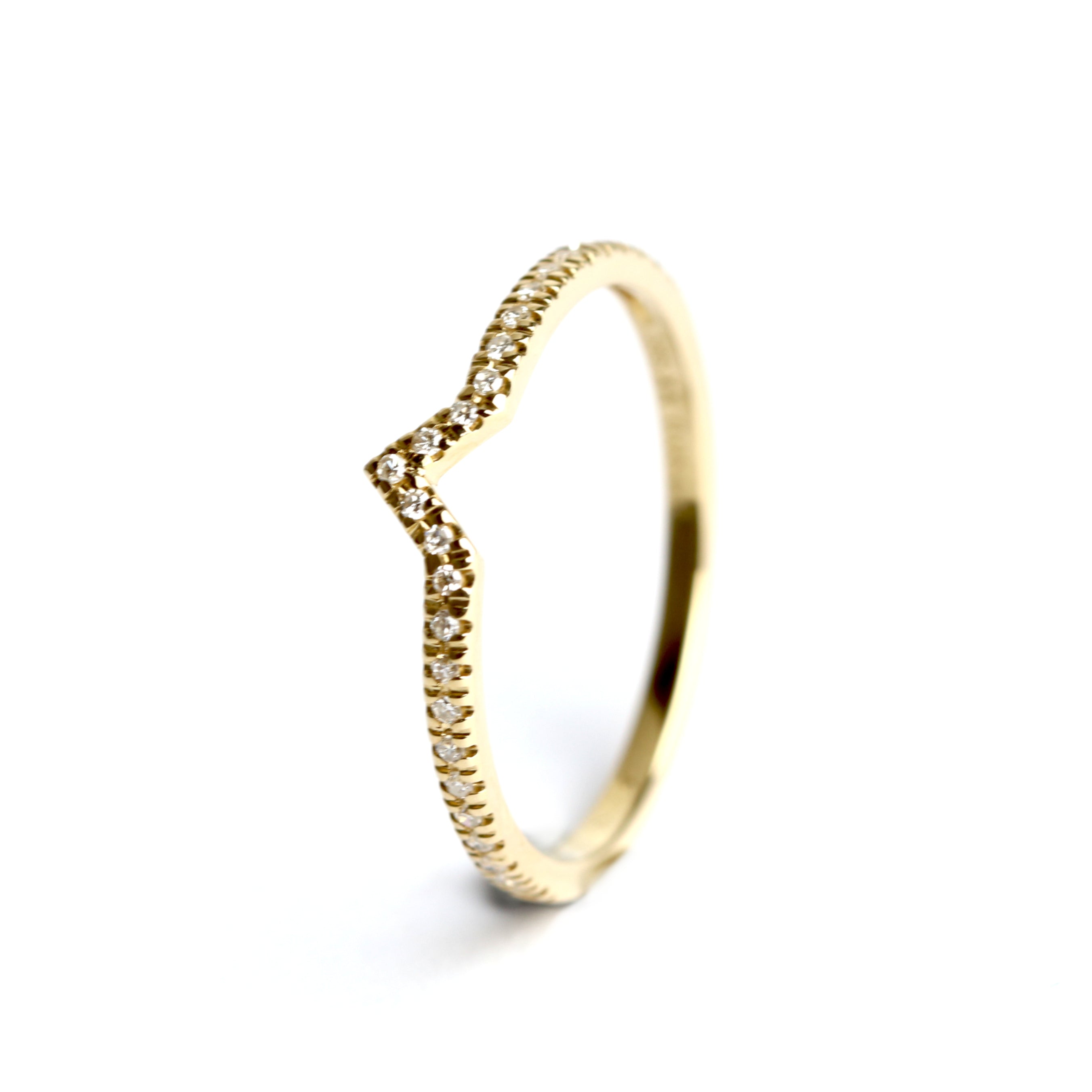 WILHELM MÜLLER - Ring in Gold mit Brillanten und V Form - Juwelier Donkel