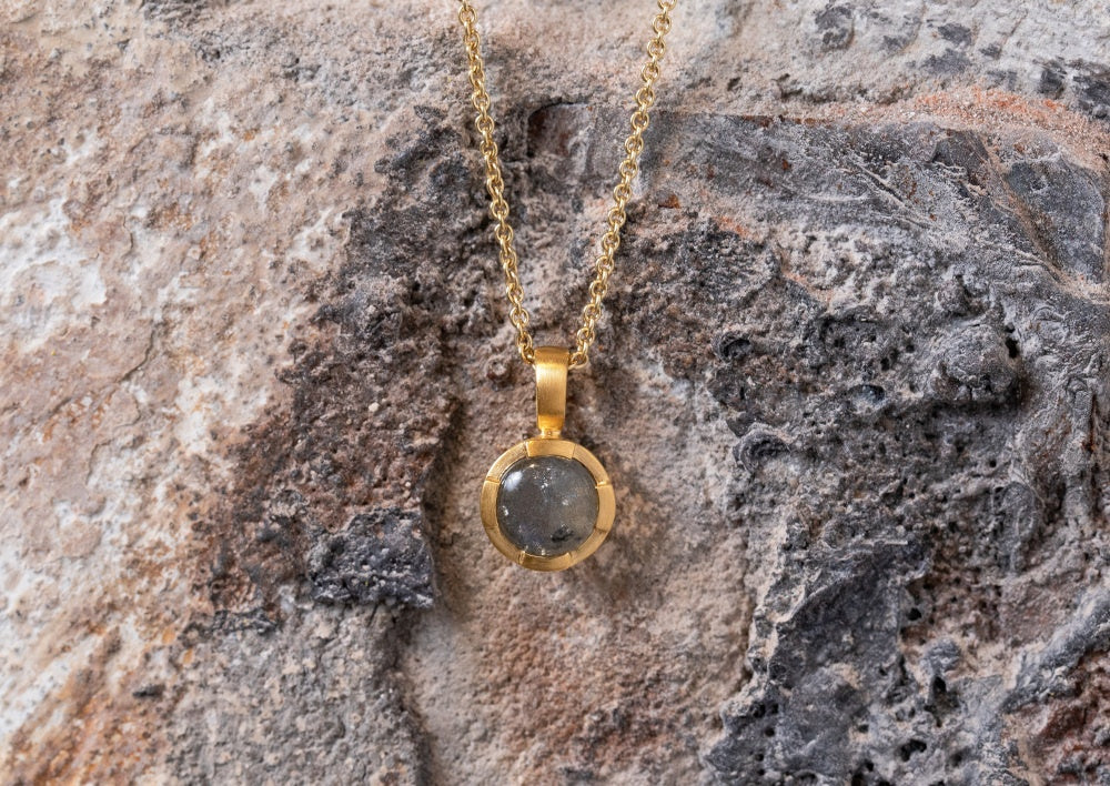 BASTIAN INVERUN - Anhänger Golden Eve Glow in Silber vergoldet mit Labradorit - Juwelier Donkel