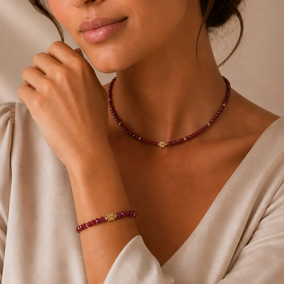 Armband Hammered Cube Ruby Gold