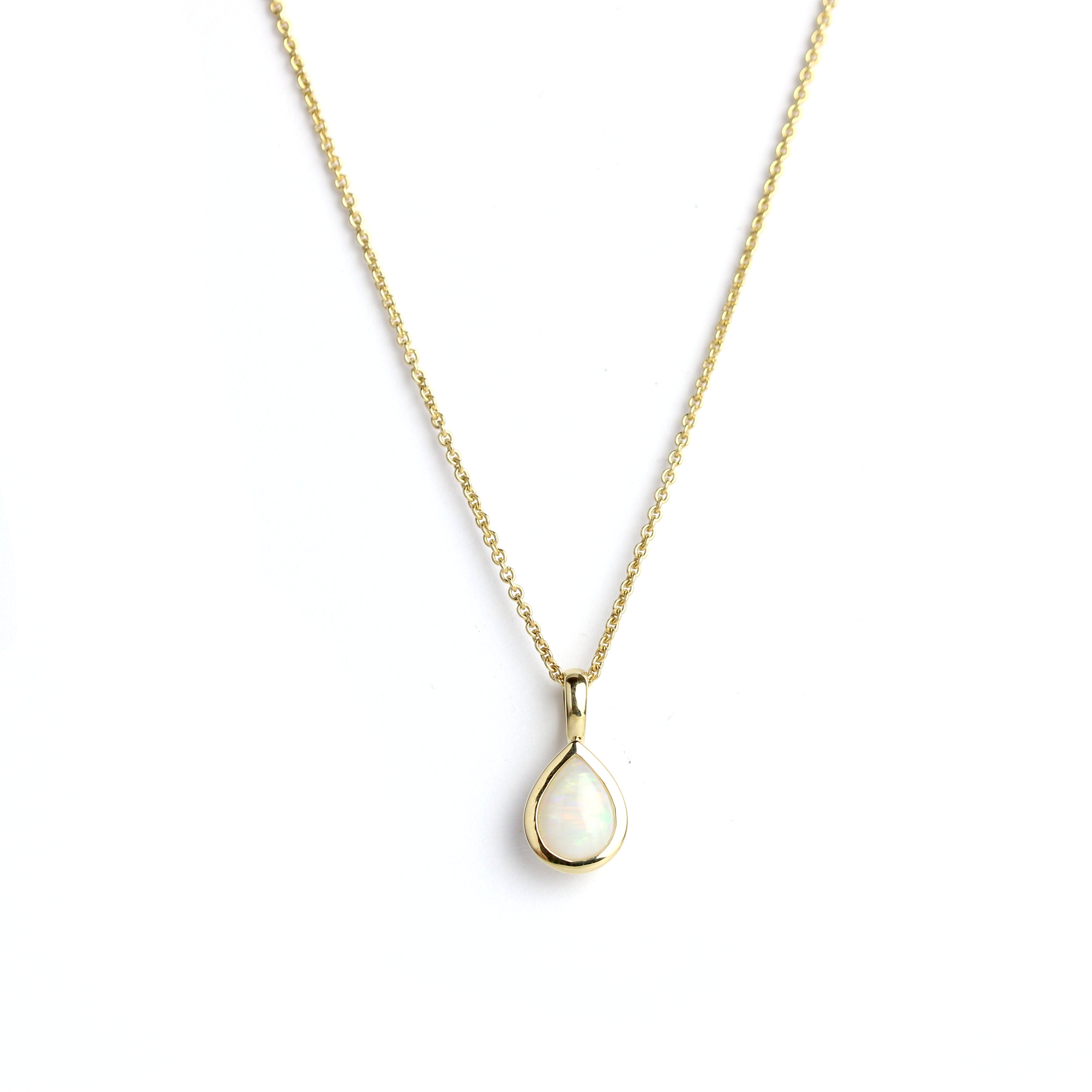 WILHELM MÜLLER - Anhänger in Gold mit Opal in Tropfenform