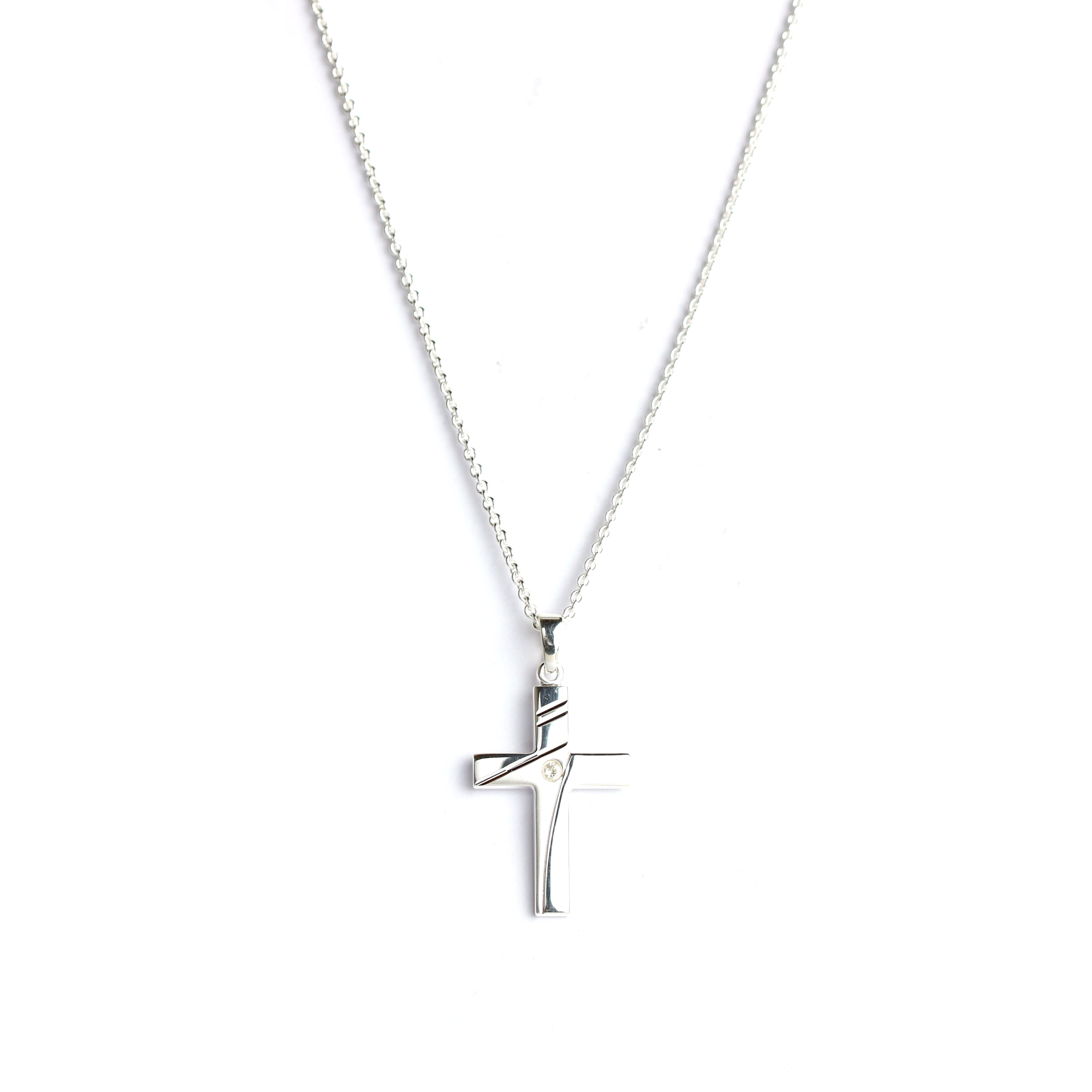 Kreuz Anhänger in Silber und mit Zirkonia - Juwelier Donkel