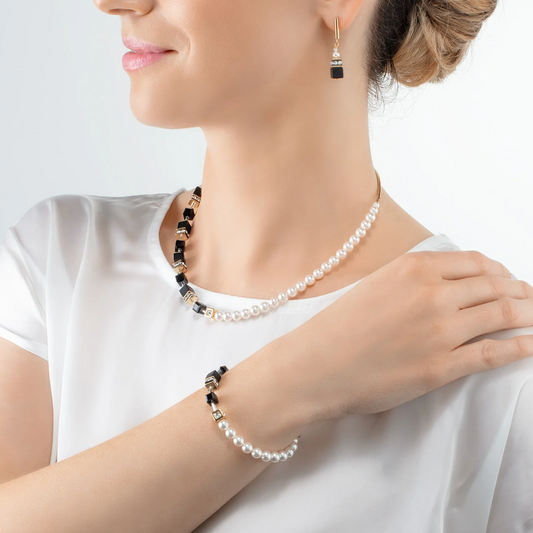 COEUR DE LION - Armkette GeoCUBE® Precious Fusion Schwarz mit Perlen in Edelstahl Gold