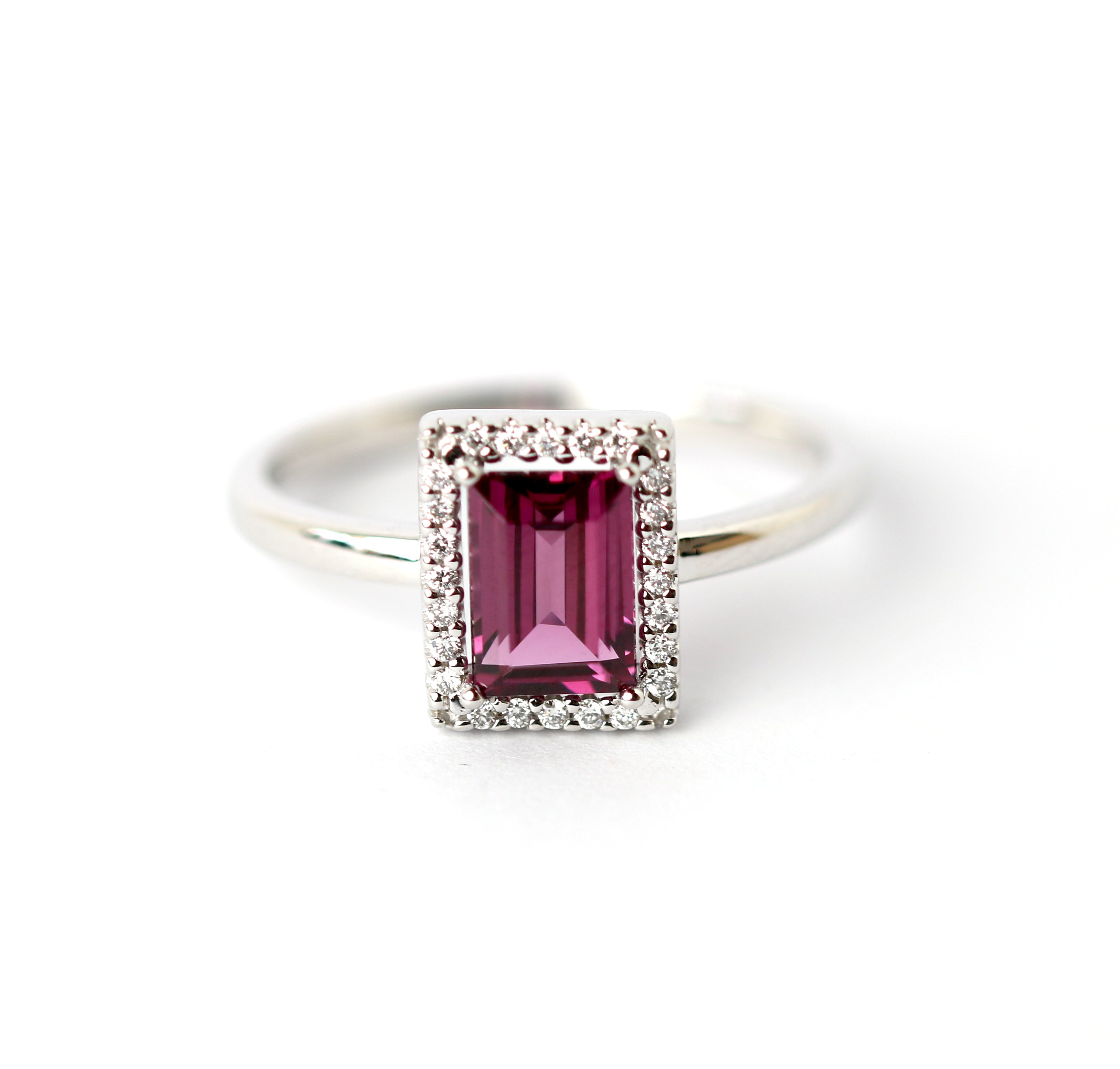 WILHELM MÜLLER - Ring in Weißgold mit pinkem Rhodolith und Brillanten - Juwelier Donkel