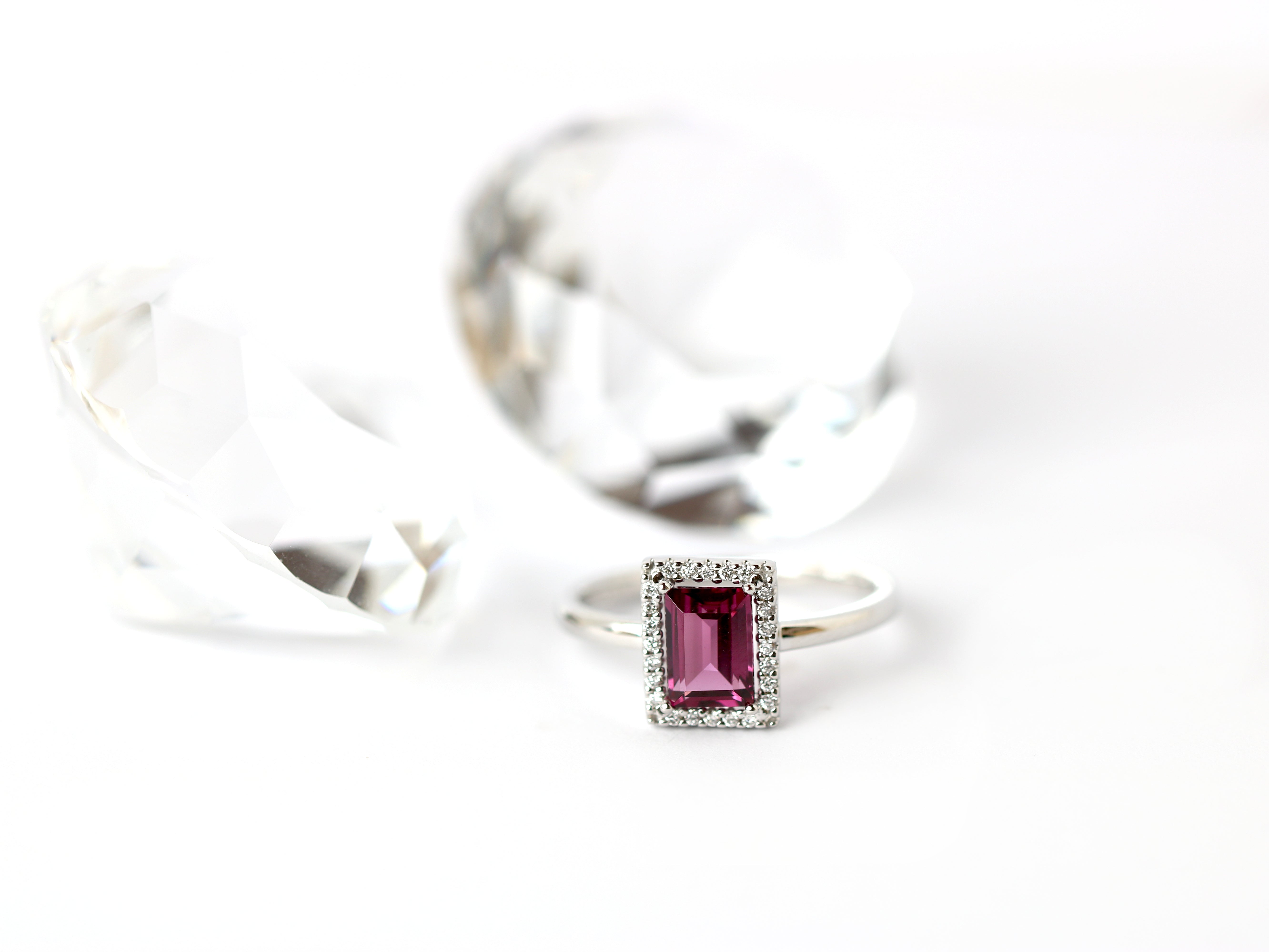 WILHELM MÜLLER - Ring in Weißgold mit pinkem Rhodolith und Brillanten - Juwelier Donkel