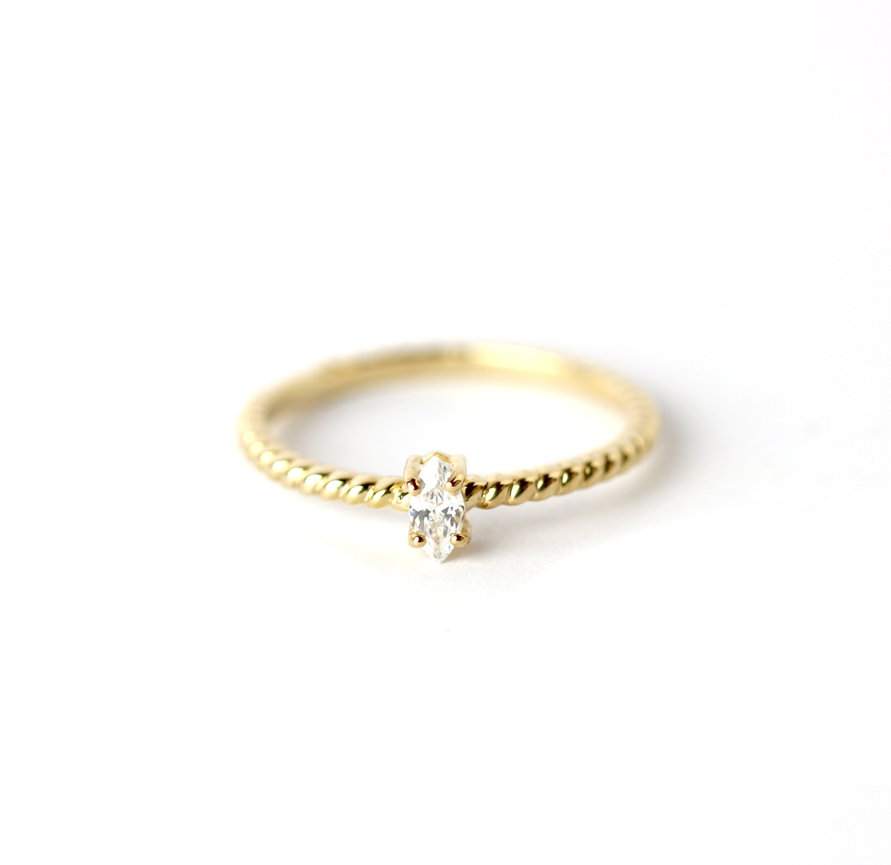 WILHELM MÜLLER - Ring in Gold gekordelt mit Zirkonia - Juwelier Donkel