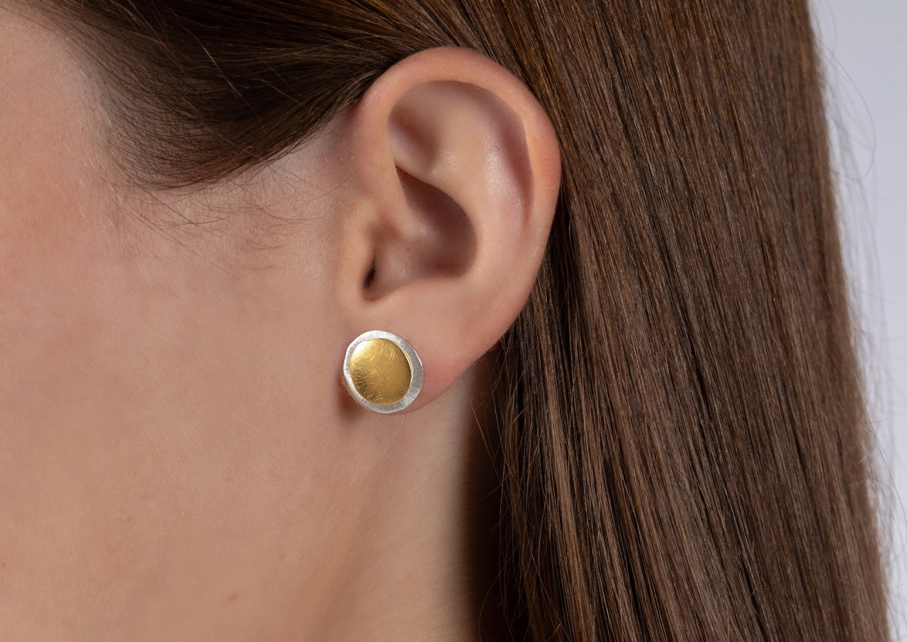 BASTIAN INVERUN - Ohrstecker Round Statement in Silber teilweise vergoldet - Juwelier Donkel