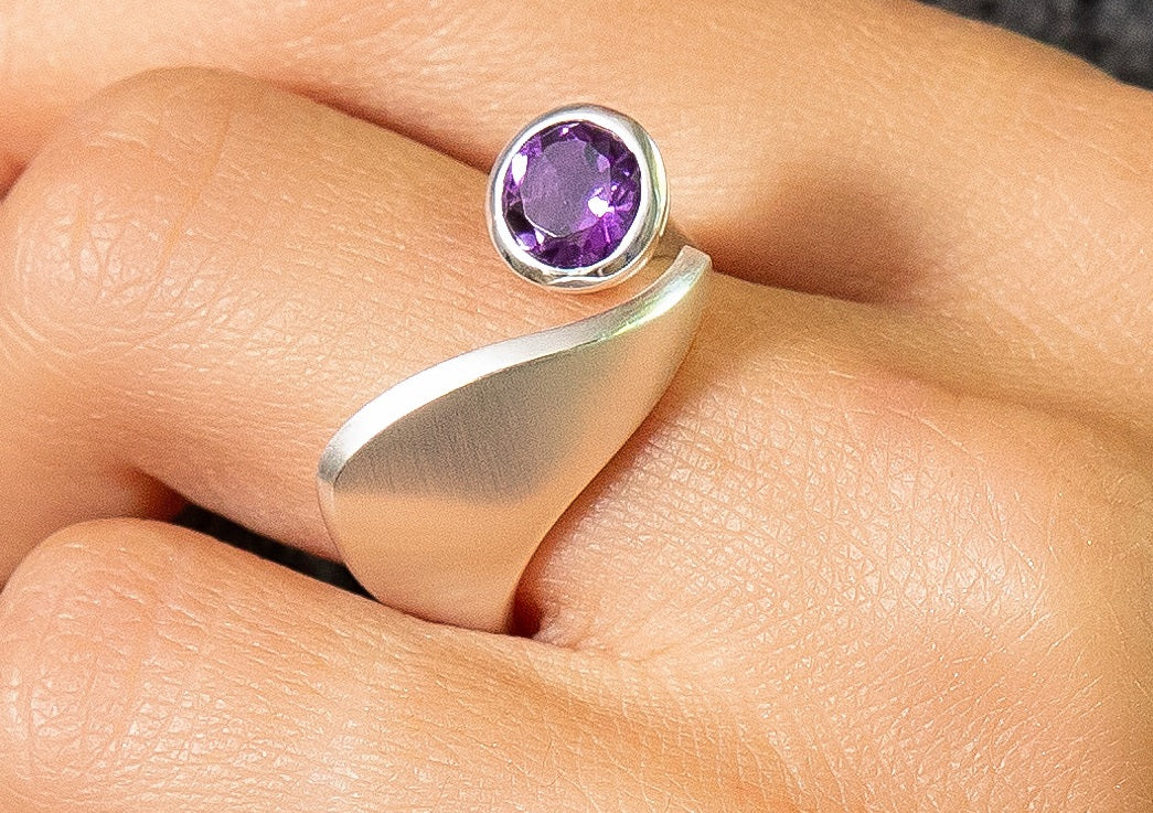 BASTIAN INVERUN - Ring Purple Glow