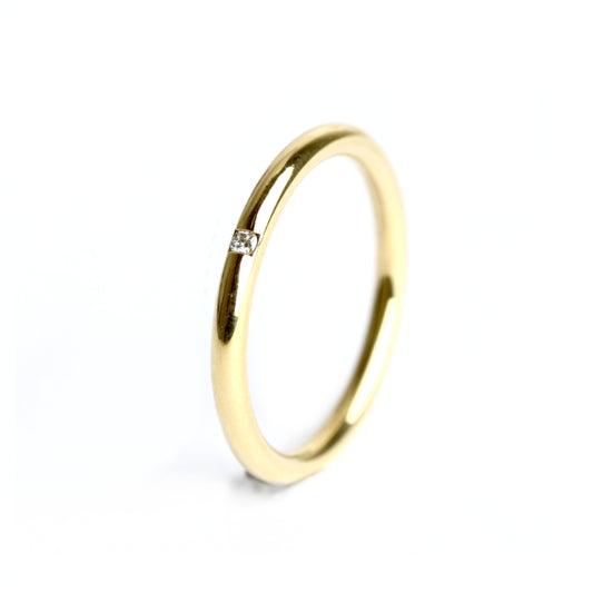 WEIDNER - Ring in Gold mit einzelnem Brillant