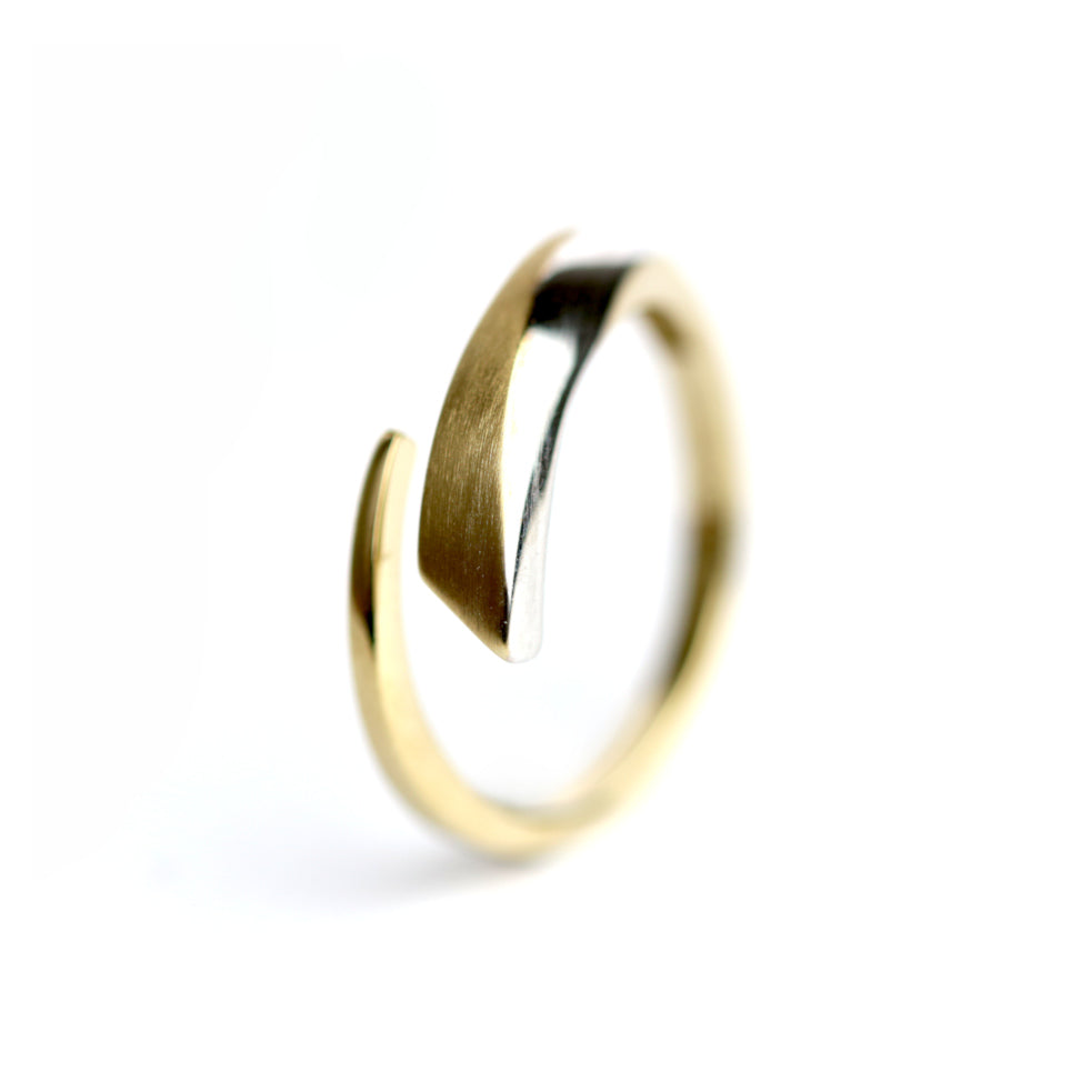 WILHELM MÜLLER - Ring in Bicolor Gold poliert und teilweise mattiert