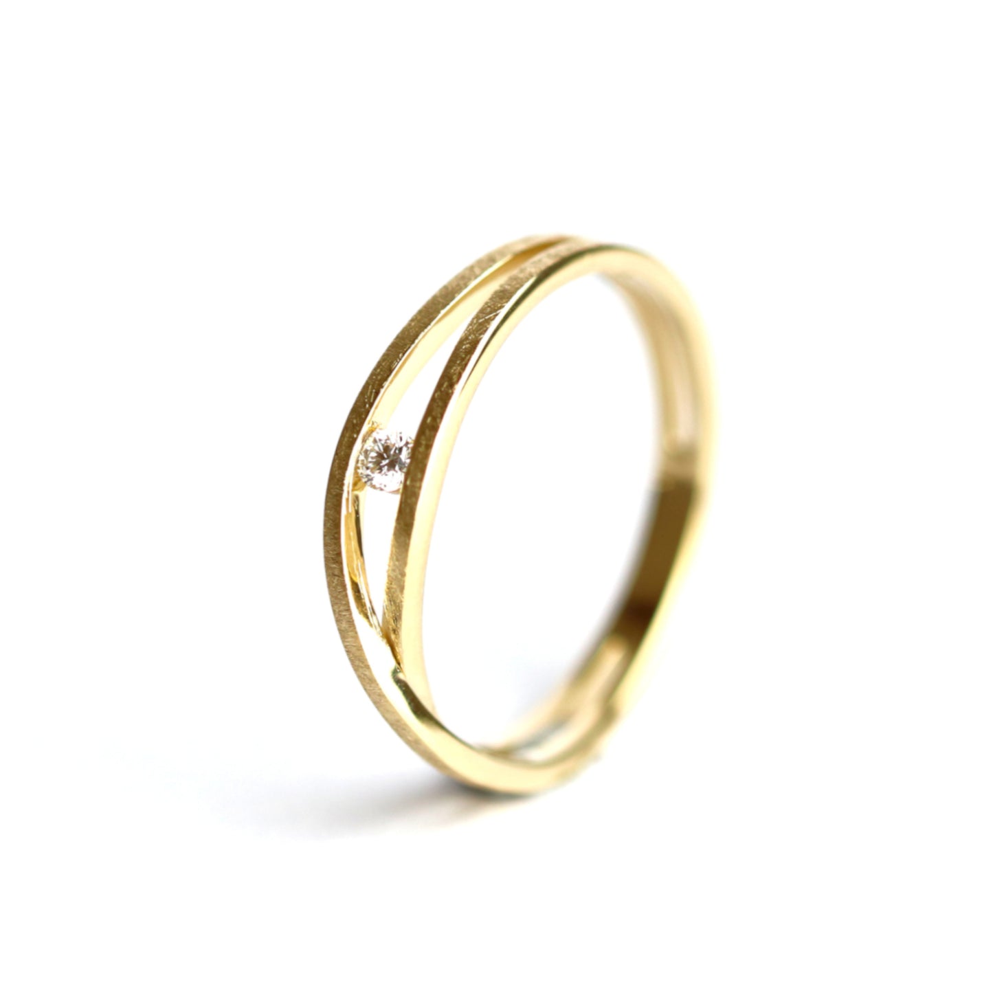 WILHELM MÜLLER - Ring in Gold eismattiert mit Brillant