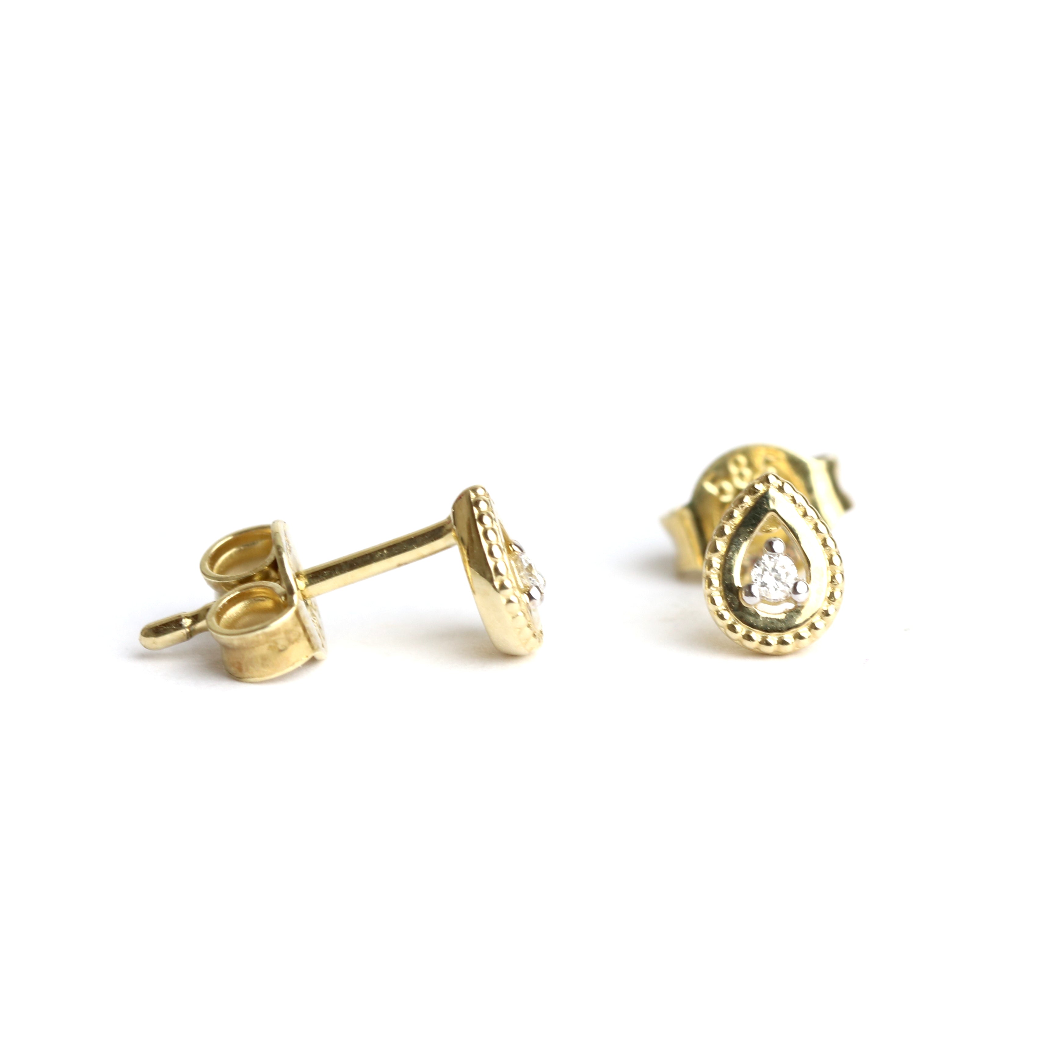 WILHELM MÜLLER - Ohrstecker in Gold mit Brillanten in Tropfenform