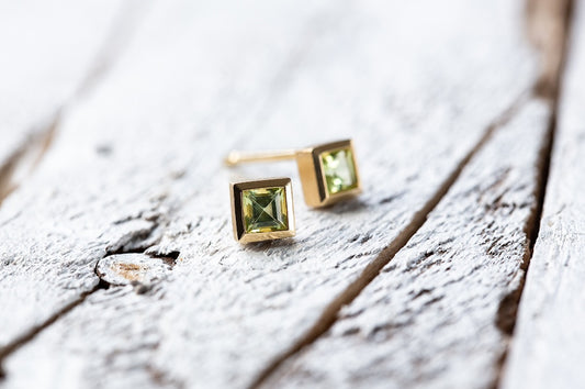 BASTIAN INVERUN - Ohrstecker in Silber vergoldet mit Peridot