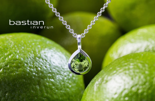 BASTIAN INVERUN - Anhänger in Silber mit Sattgrünem Peridot in Tropfenform